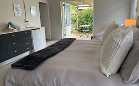 Private & Spacious Olive Cottage In Bloubergstrand